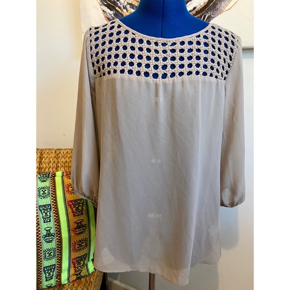 Studio Y Tops - Studio Y 3/4 Sleeve Blouse